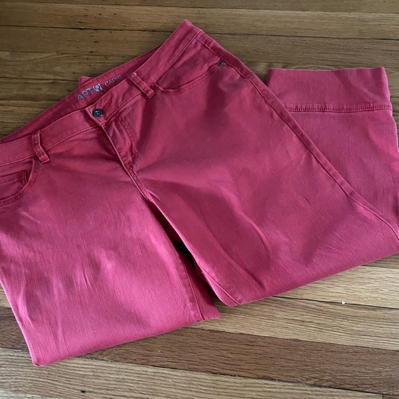 Apt nine red denim capris size 14 large roomy - Picture 8 of 8